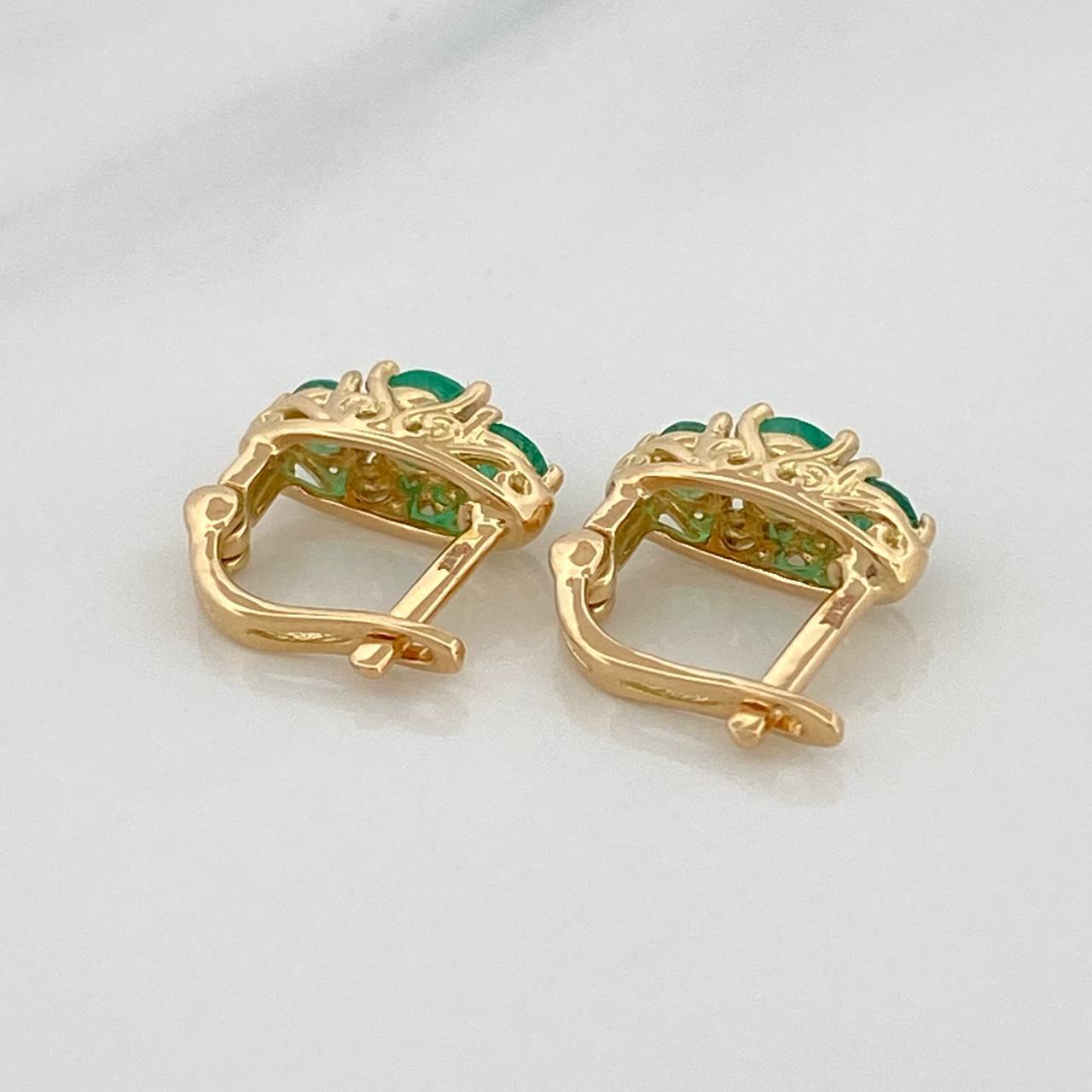 Candongas Trono Esmeralda 71Pts 2.65 g / 1/2 in Oro Amarillo 18K