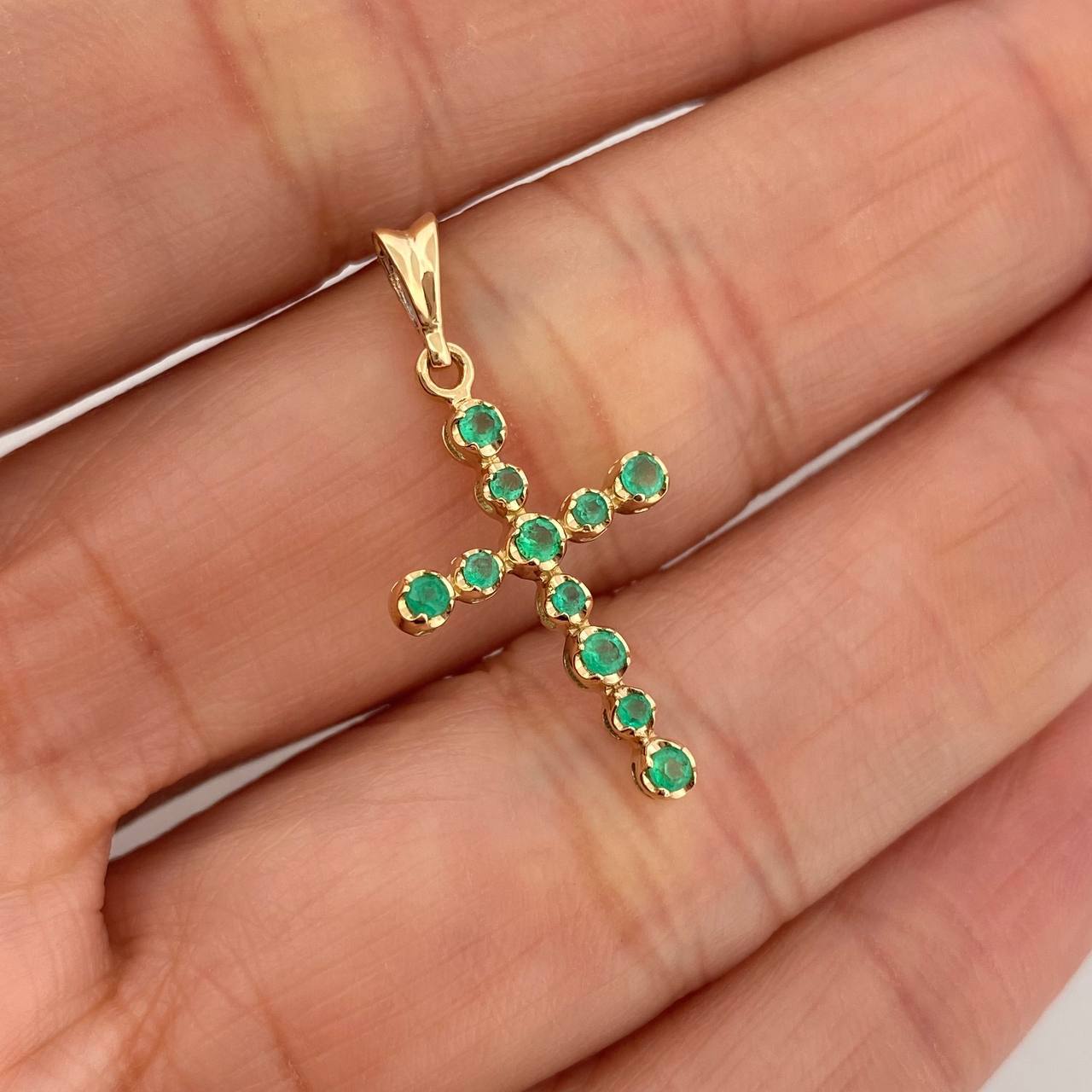 Pendant Dense Cross Emeralds 22Pts 1 g / 1 1/4 in 18K Yellow Gold