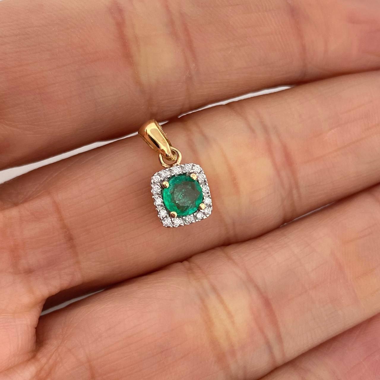 Square Halo Pendant Emerald 31Pts 16 Diamonds 10Pts 1.15 g / 1/2 in Two Yellow White Golds 18K