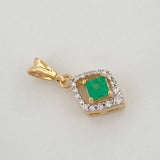 Dije Rombo Esmeralda 24Pts Diamantes 09Pts 1.4 g / 3/4 in  Dos Oros Amarillo Blanco 18K