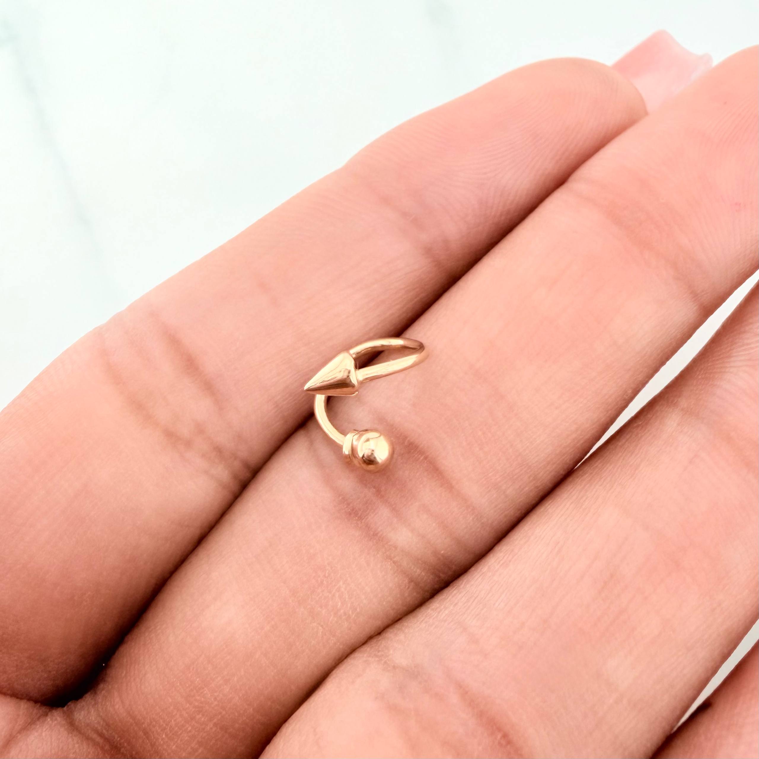 Piercing Punta Flecha Bola Espiral 0.65 g / 1/2 in Oro Amarillo 18K