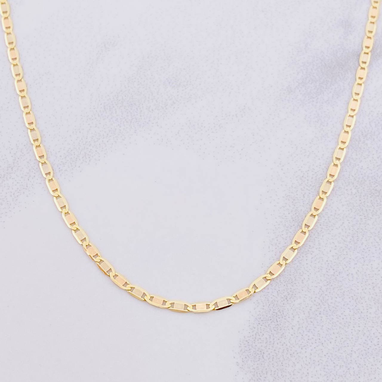 Flat Mariner Chain 3.9g / 24 in / 1.9mm Three Golds 18K