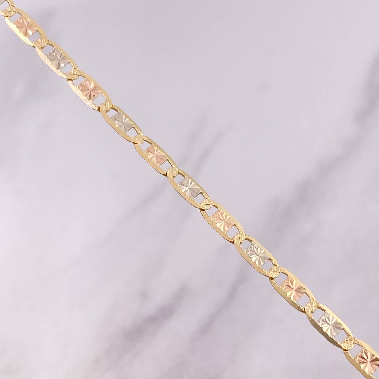 Cadena Escalera Plana 8.05g / 20 in / 3.3mm Tres Oros 18K