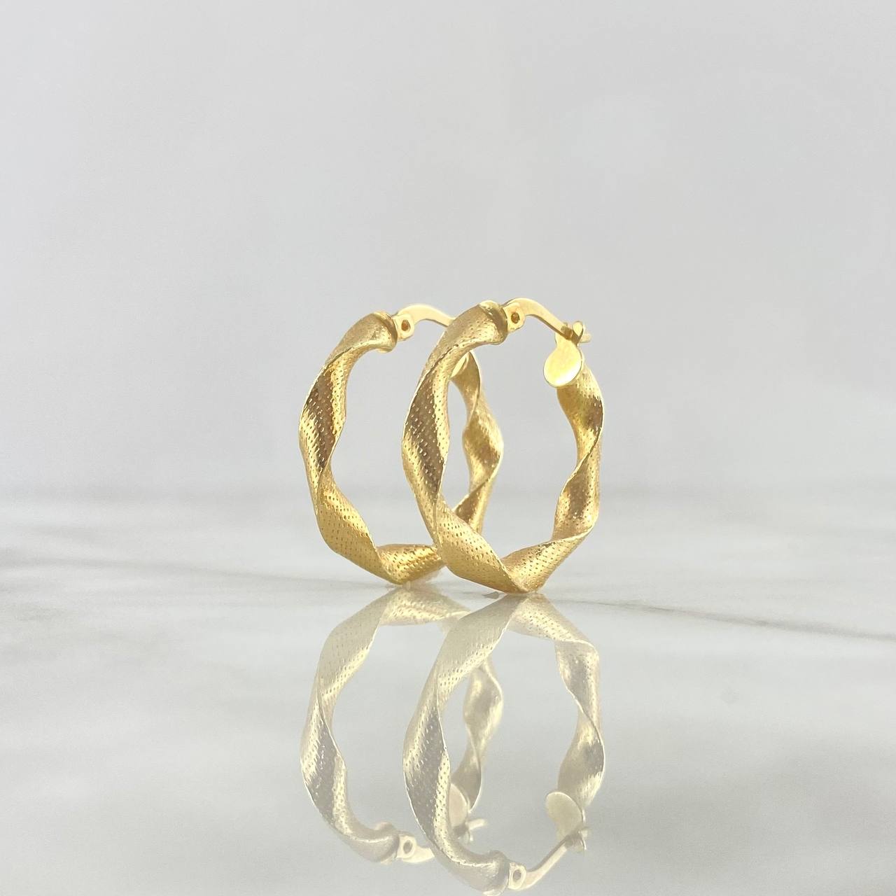 Hoop Earrings Beautiful 2.35gr / 2.3cm / Yellow Gold Dotted