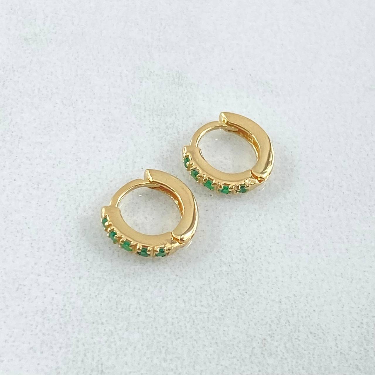 Hoop Earrings Emerald Track 16pts 1gr / 0.7cm / 18K Gold ©