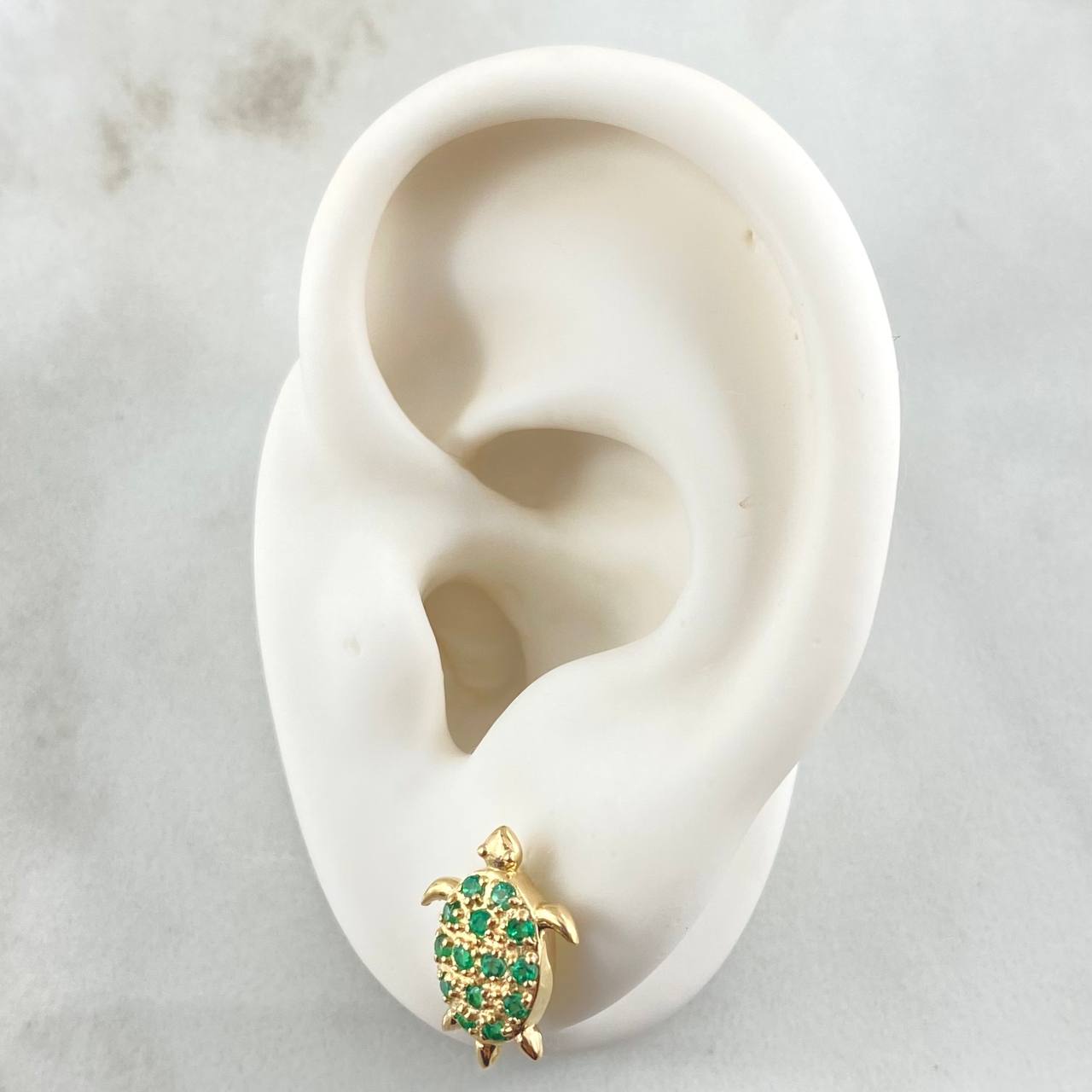 Topos Tortuga Esmeraldas 44pts 2.85gr / 1.4cm / Oro 18K ©