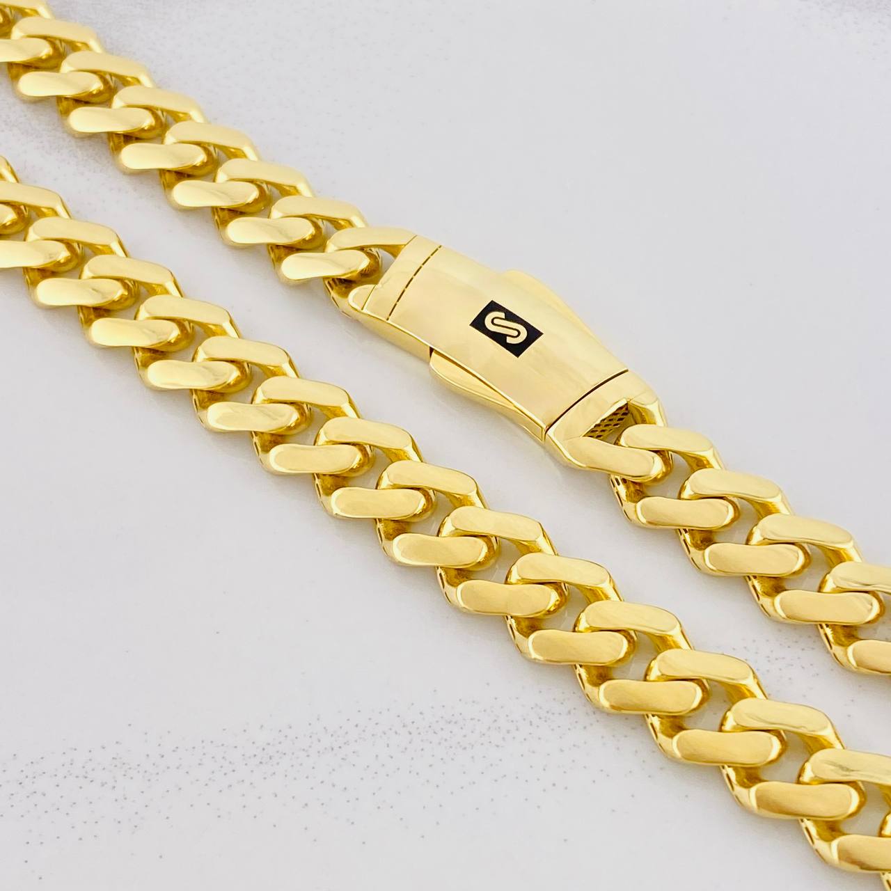Cadena Cubana Infinito 43.4g / 28 in / 9.4mm Oro Amarillo 18K