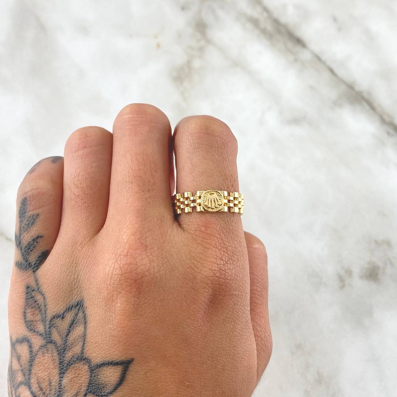 Anillo Correa Sello Correa Corona 3.9gr / T7 3/4 / Texturizado Oro Amarillo 18K