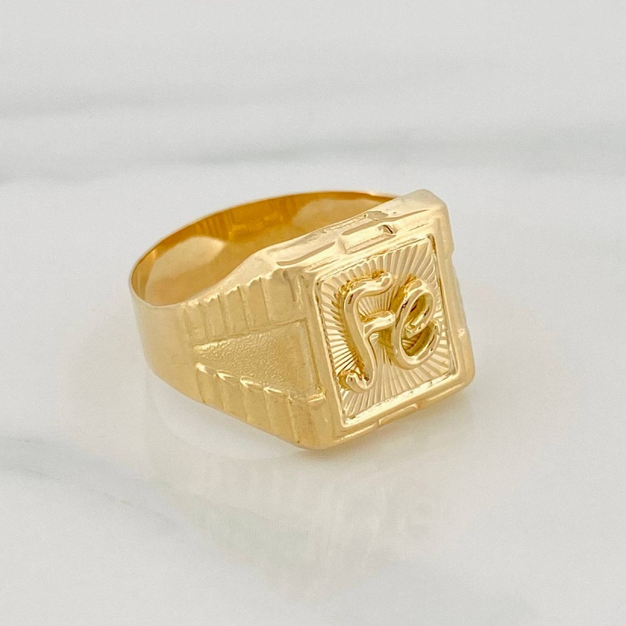 Faith Signet Ring 3.25 g / Size 10 3/4 Yellow Gold 18K