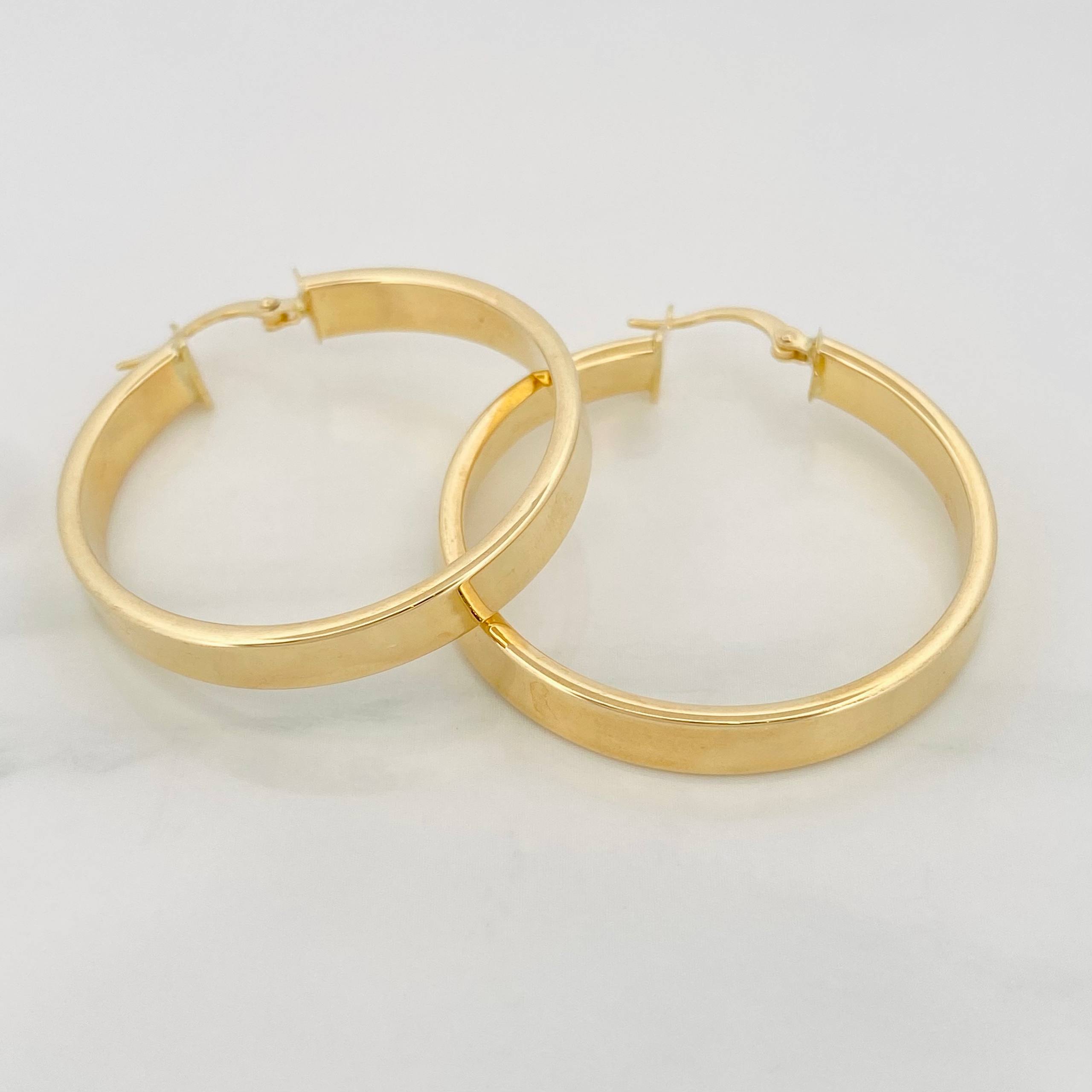 Candongas Vick 5.6 g / 1 1/2 in Oro Amarillo 18K