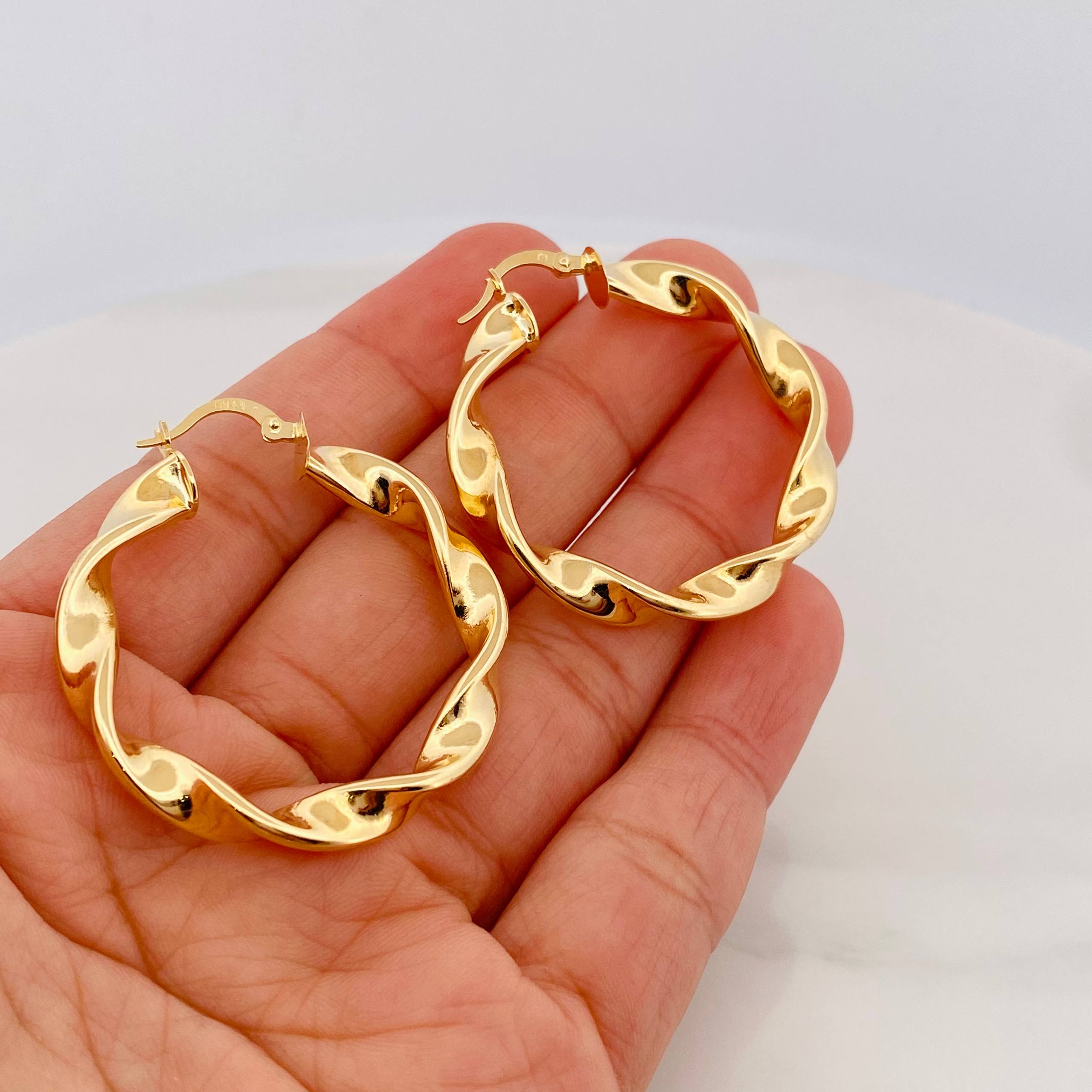 Hoop Earrings Isa 6.4 g / 1 1/2 in 18K Yellow Gold