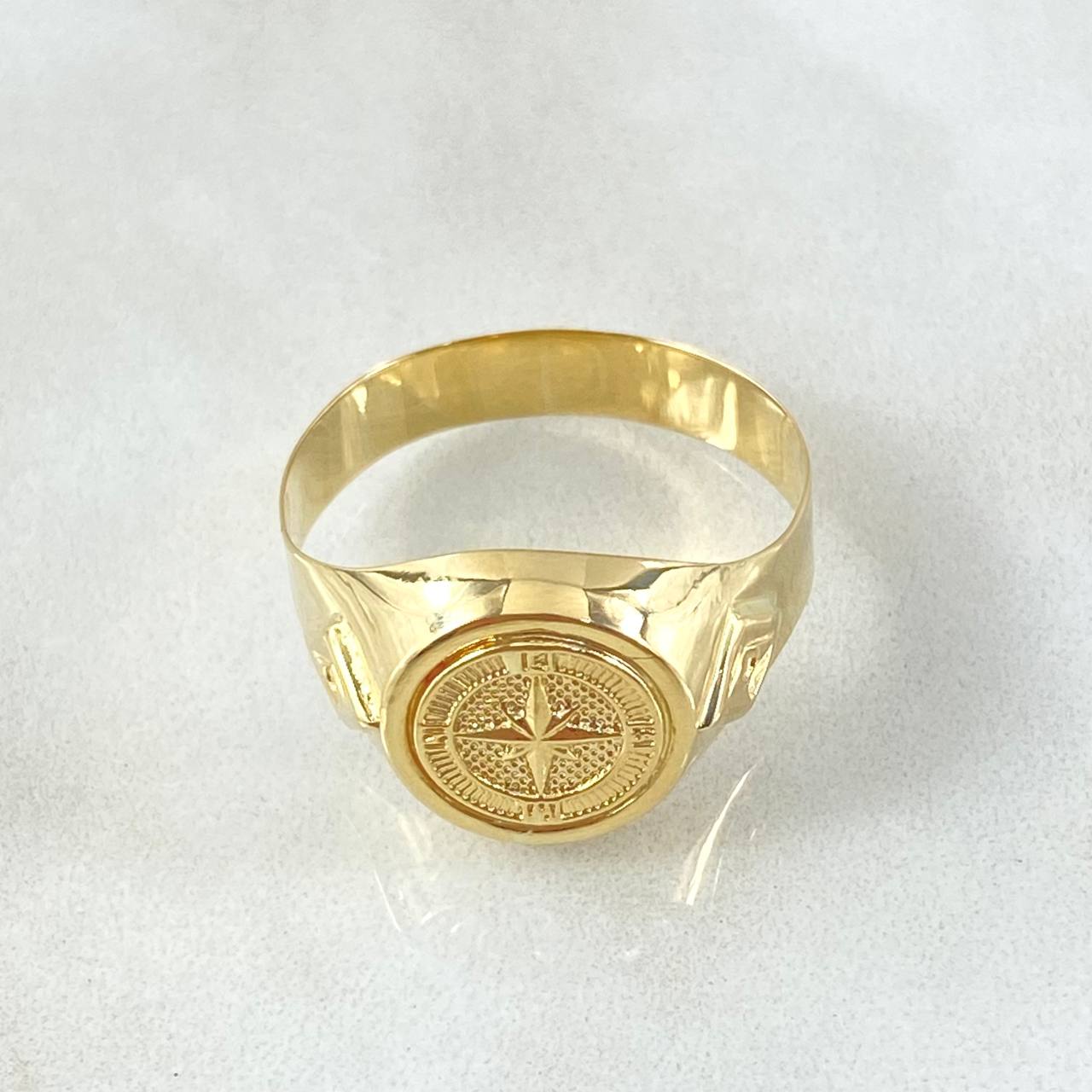 Rhombic Compass Ring 2.65gr / Size 11 3/4 / 18K Gold