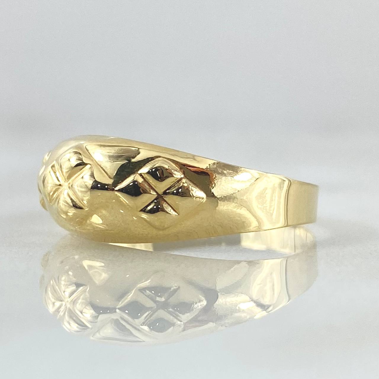 Rhombus Dotted Ring 1.1gr / Size 7 1/4 / 18K Gold