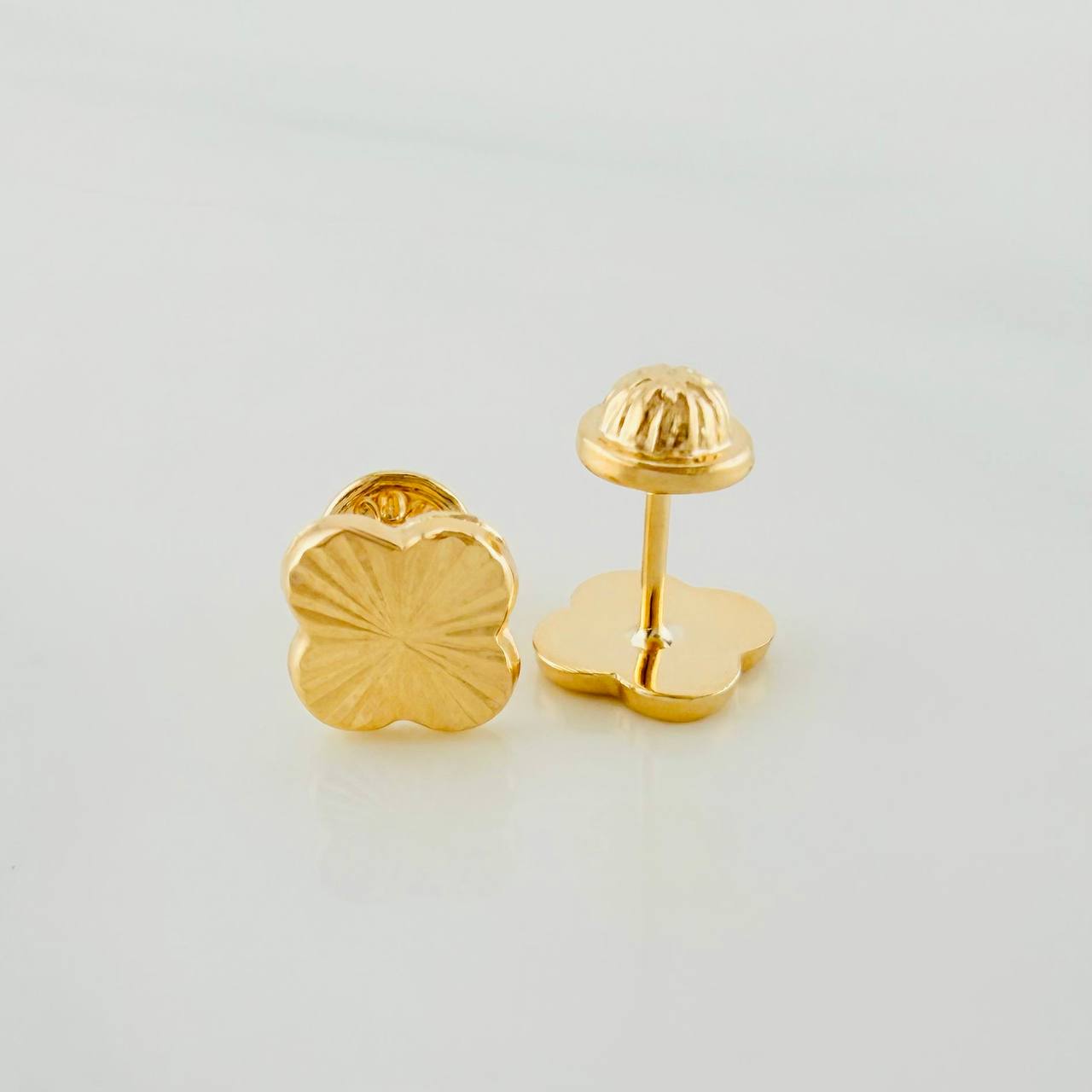 Topos Trébol Diamantados 0.9 g / in / 7.28 mm Oro Amarillo 18K
