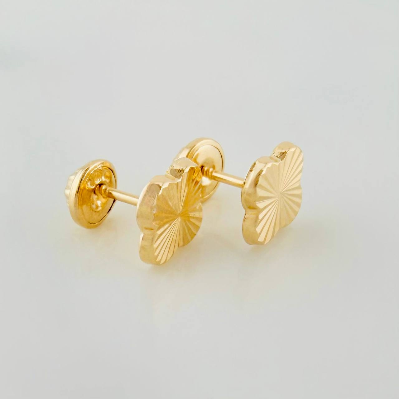 Topos Trébol Diamantados 0.75 g / in / 7.14 mm Oro Amarillo 18K