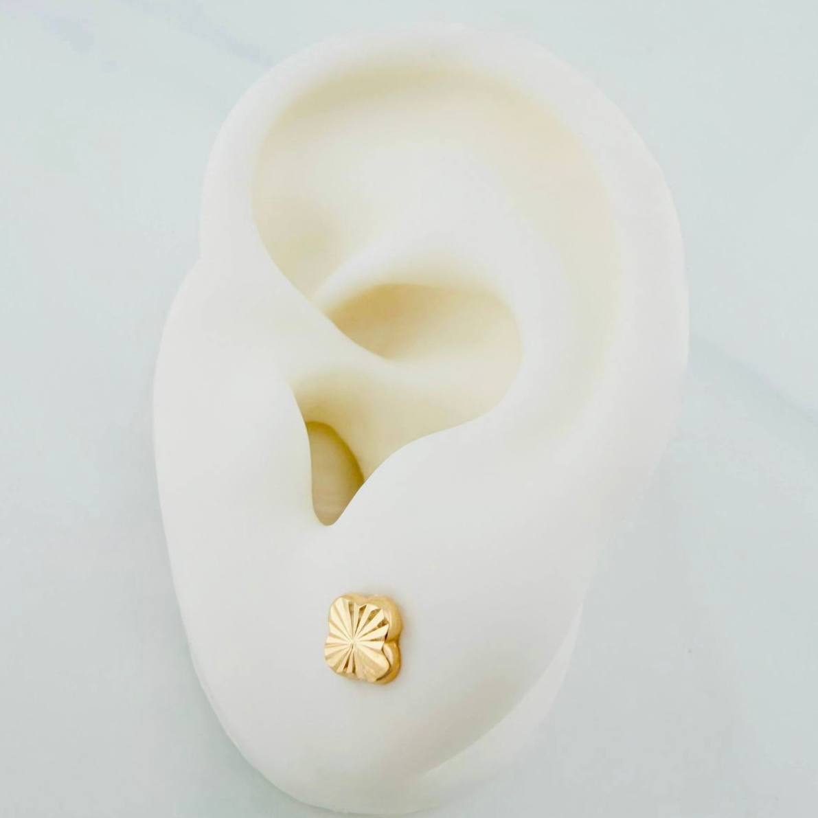 Topos Trébol Diamantados 0.6 g / in / 5.28 mm Oro Amarillo 18K