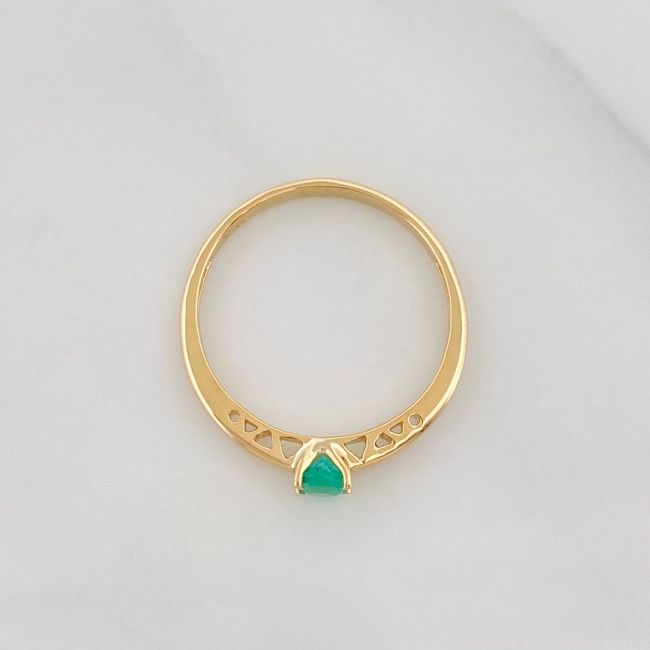 Anillo Solitario Esmeralda 15 Pts 1.7 g / T6 1/2 Oro Amarillo 18K