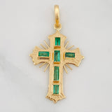 Dije Cruz plana esmeralda 0.75 pts Esmeraldas 6pts 2.2g / 1 1/4 in Oro Amarillo 18K