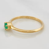 Anillo Solitario Esmeralda 14 Pts 1.6 g / T7 Oro Amarillo 18K