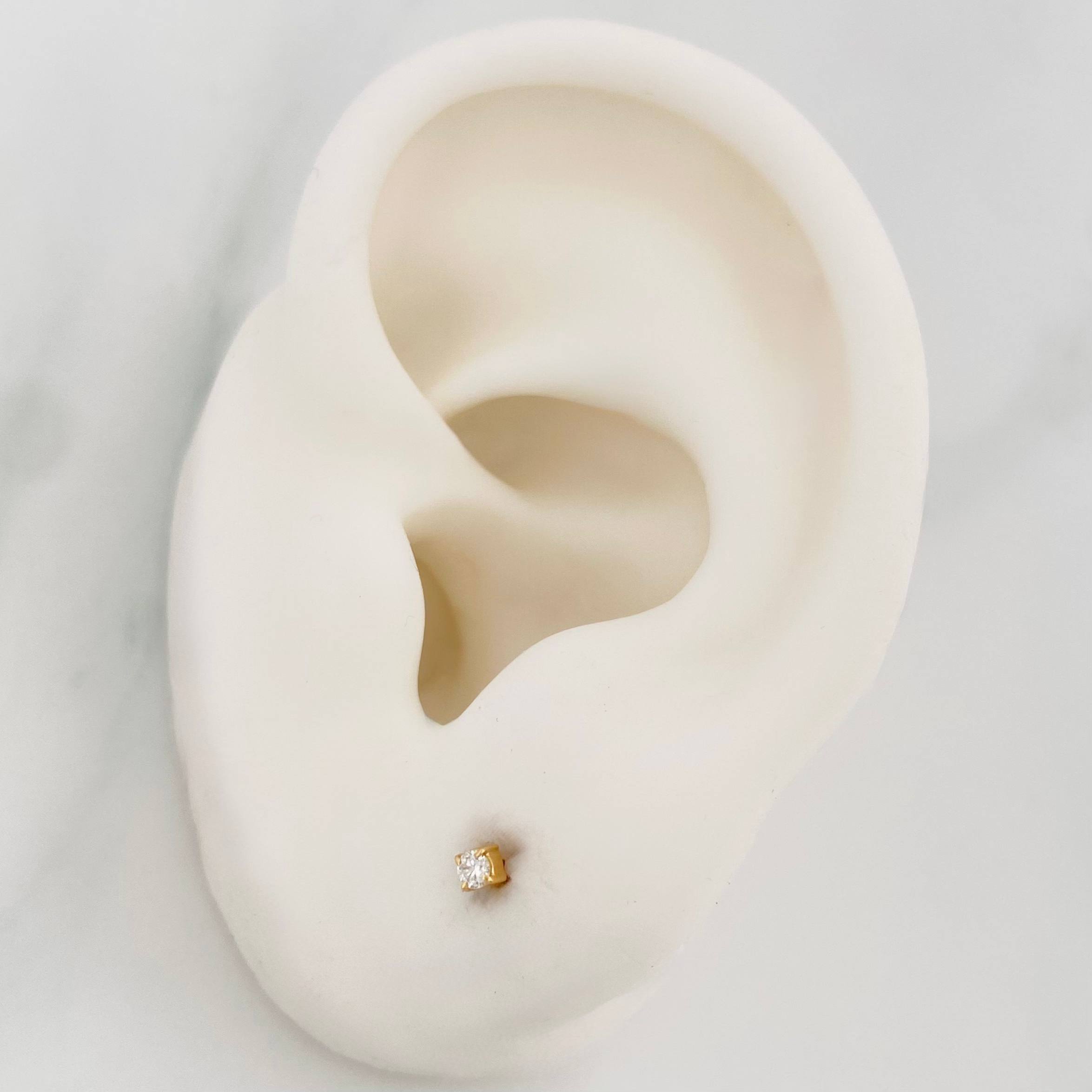 Topos Punto Diamante 0.06 Pts 0.5 g / in / 1.9 mm Oro Amarillo 18K