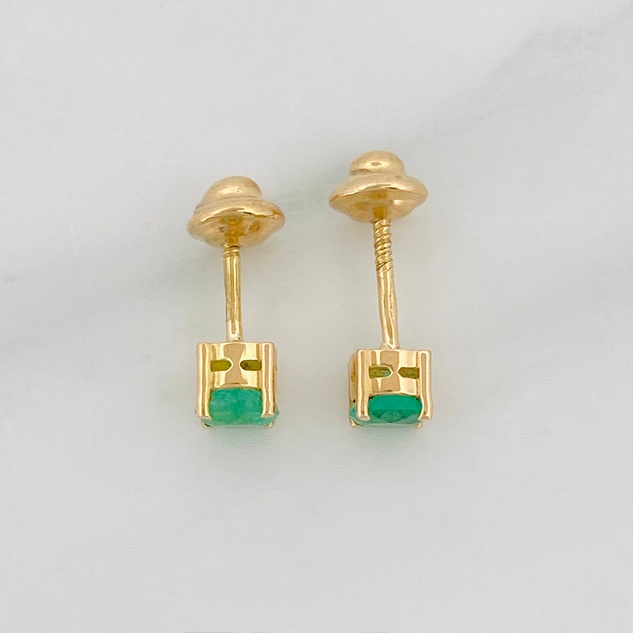 Topos Redondo Esmeraldas 47 Pts 0.9 g / in / 3.75 mm Oro Amarillo 18K