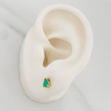 Topos Lagrima esmeralda 0.12pts Esmeralda 1pts 0.7g / in / 2.83mm Oro Amarillo 18K