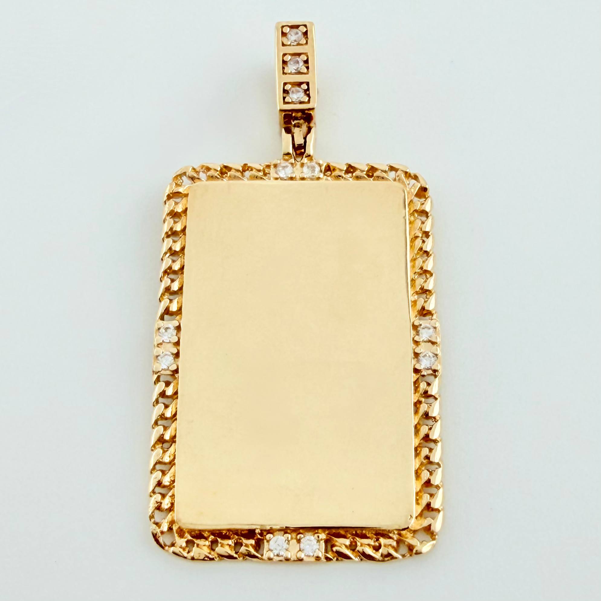 Dije Placa Bordeada 3.6gr / 1 1/4 in / Oro Amarillo 18K