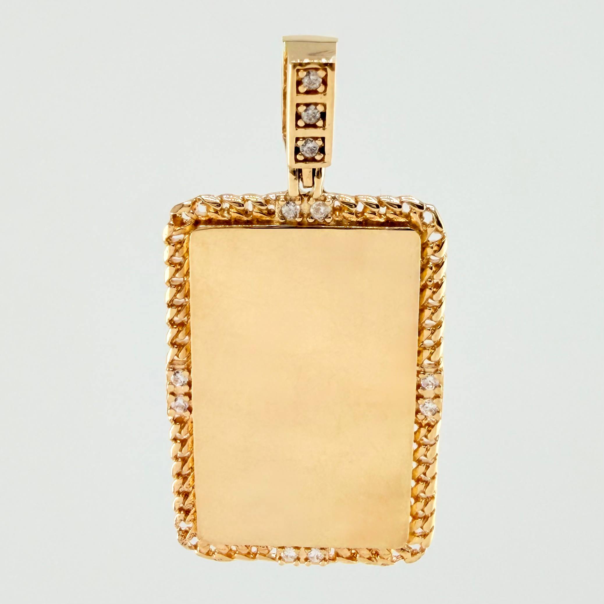 Dije Placa Bordeada 3.6gr / 1 1/4 in / Oro Amarillo 18K