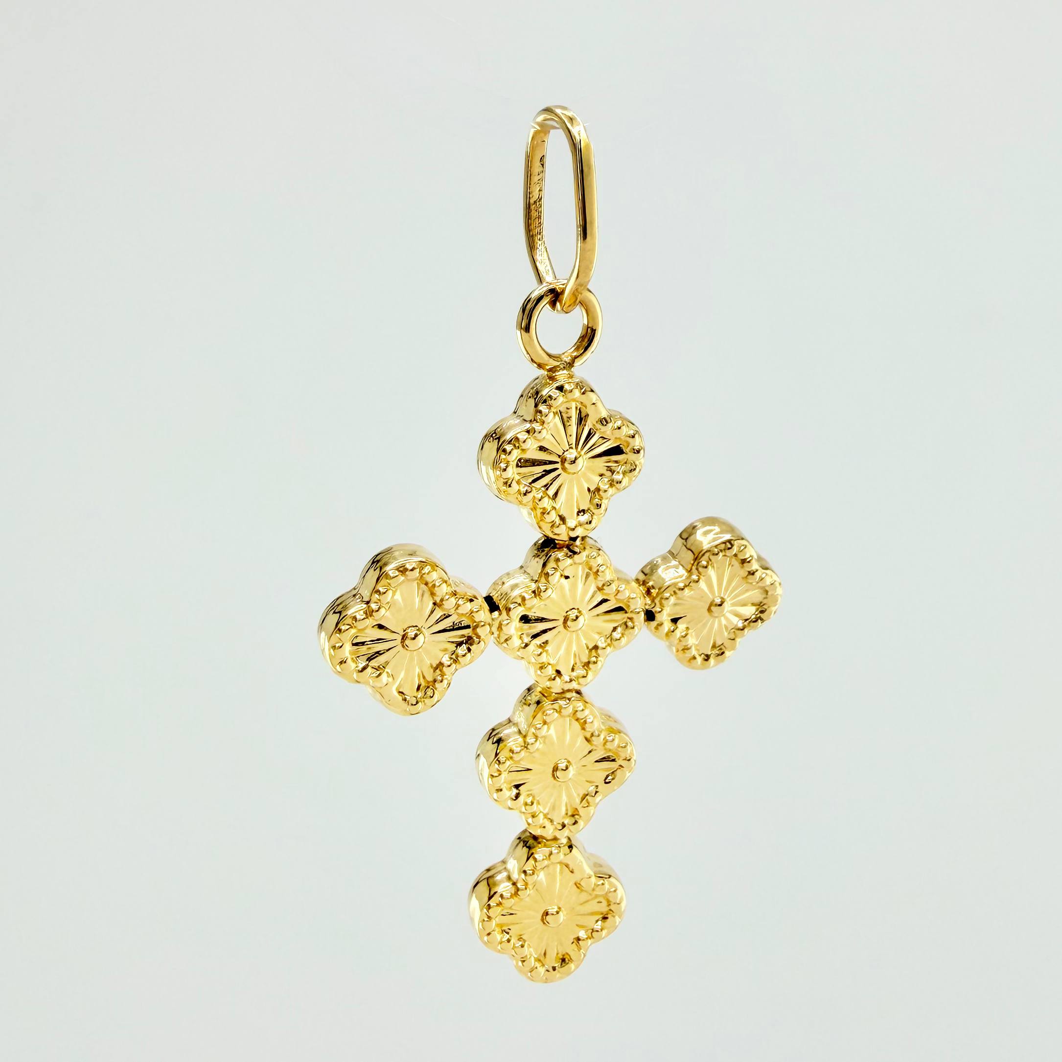 Dije Cruz Trebol 1.15gr / 1 1/4 in / Oro Amarillo 18K *