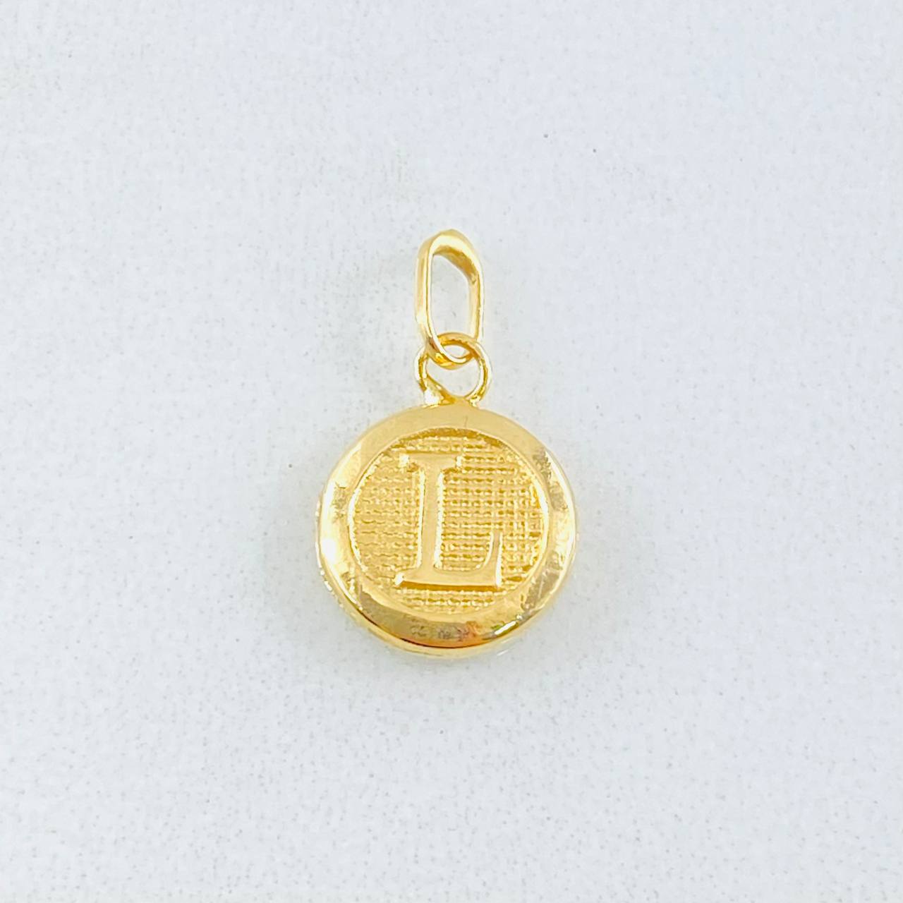 Pendant Letter L Circle 0.45 g / 1/2 in Yellow Gold 18K