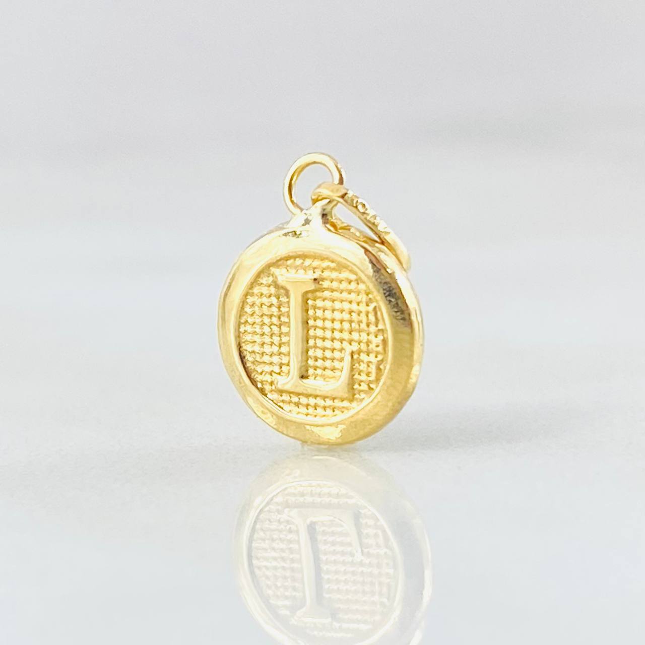 Pendant Letter L Circle 0.45 g / 1/2 in Yellow Gold 18K
