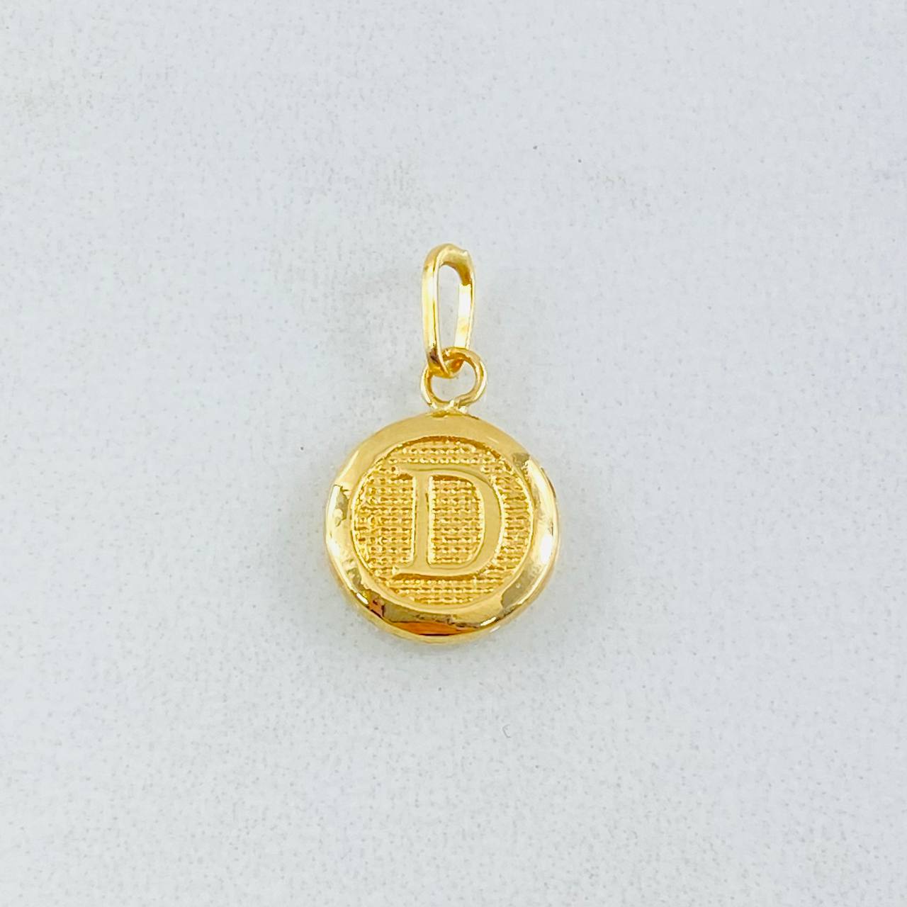 Pendant Letter D Circle 0.45 g / 1/2 in Yellow Gold 18K