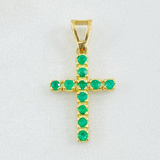 Dije Crúz Tupida Esmeraldas 70pts 2.05gr / 1 in / Oro Amarillo 18K