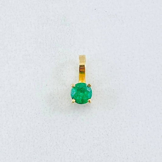Dije Circulo Esmeralda 13pts 0.25gr / 1/4 in / Oro Amarillo 18K
