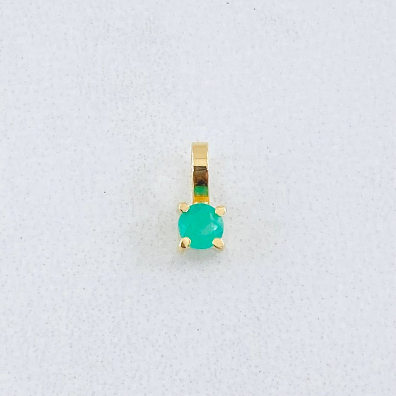 Dije Circulo Esmeralda 10pts 0.2gr / 1/4 in / Oro Amarillo 18K