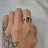 Anillo Rectangulo Tupido Esmeralda 1.1 Qts Diamantes 18pts 5.55gr / T6 1/2 / Oro Amarillo 18K