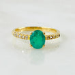 Anillo Solitario Ovalado Esmeralda 90pts Diamantes 15pts 2.9gr / T7 1/4 / Oro Amarillo 18K