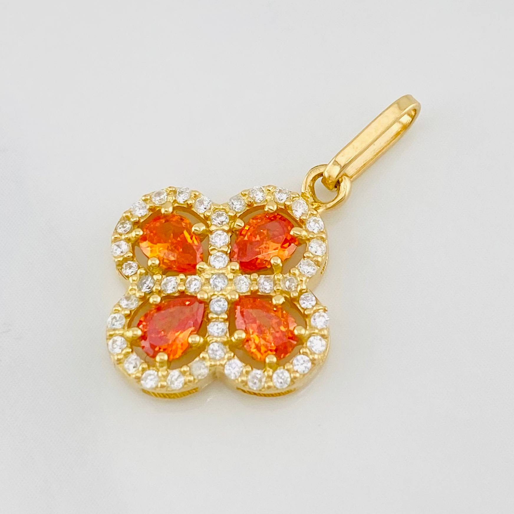 Dije Trébol 1.75 g / 3/4 in Oro Amarillo 18K