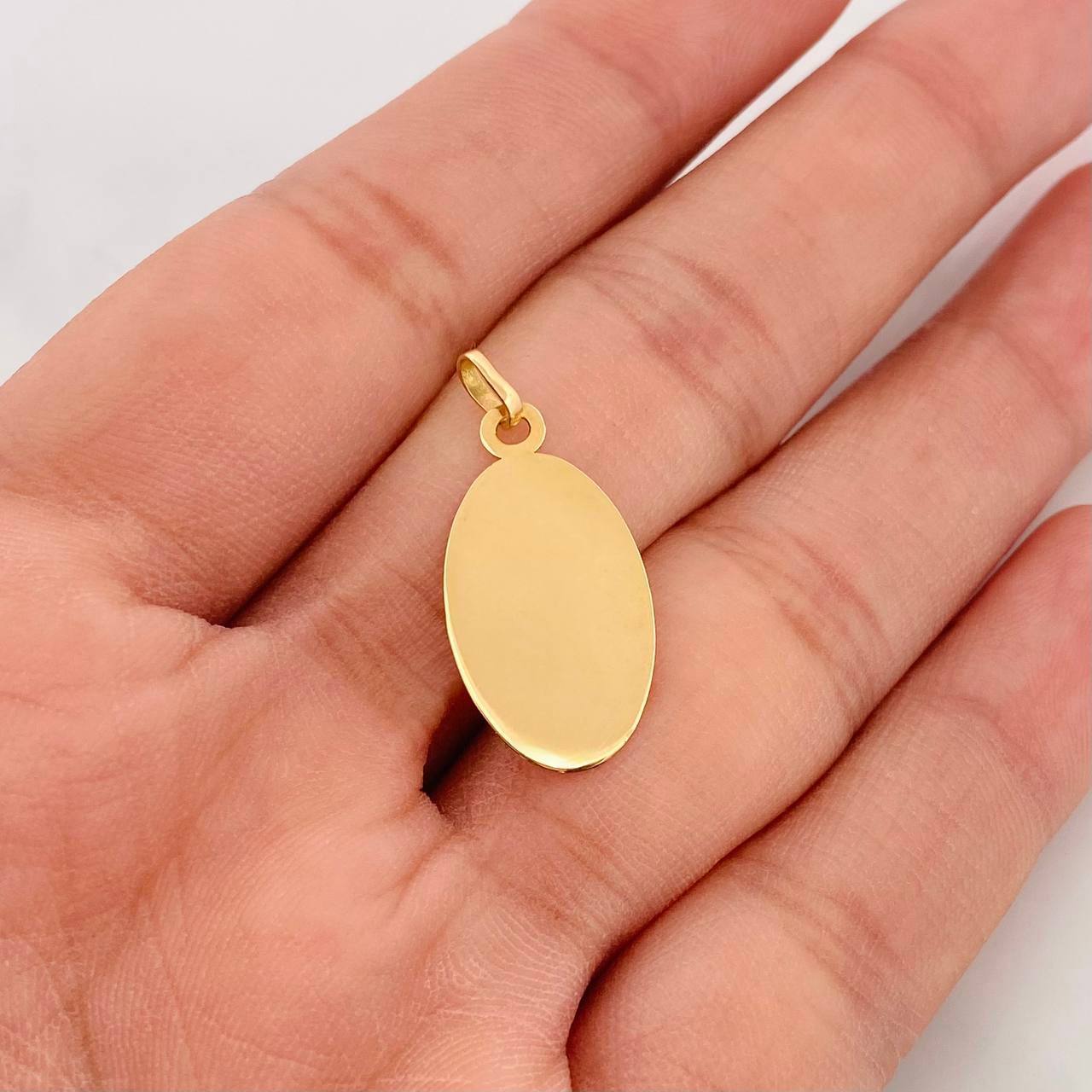 Oval Plate Pendant 0.85g / 1 in Yellow Gold 18K