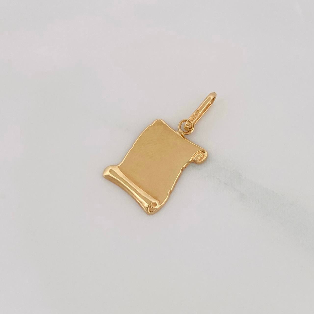 Dije Placa Pergamino 1.1g / 1 in Oro Amarillo 18K