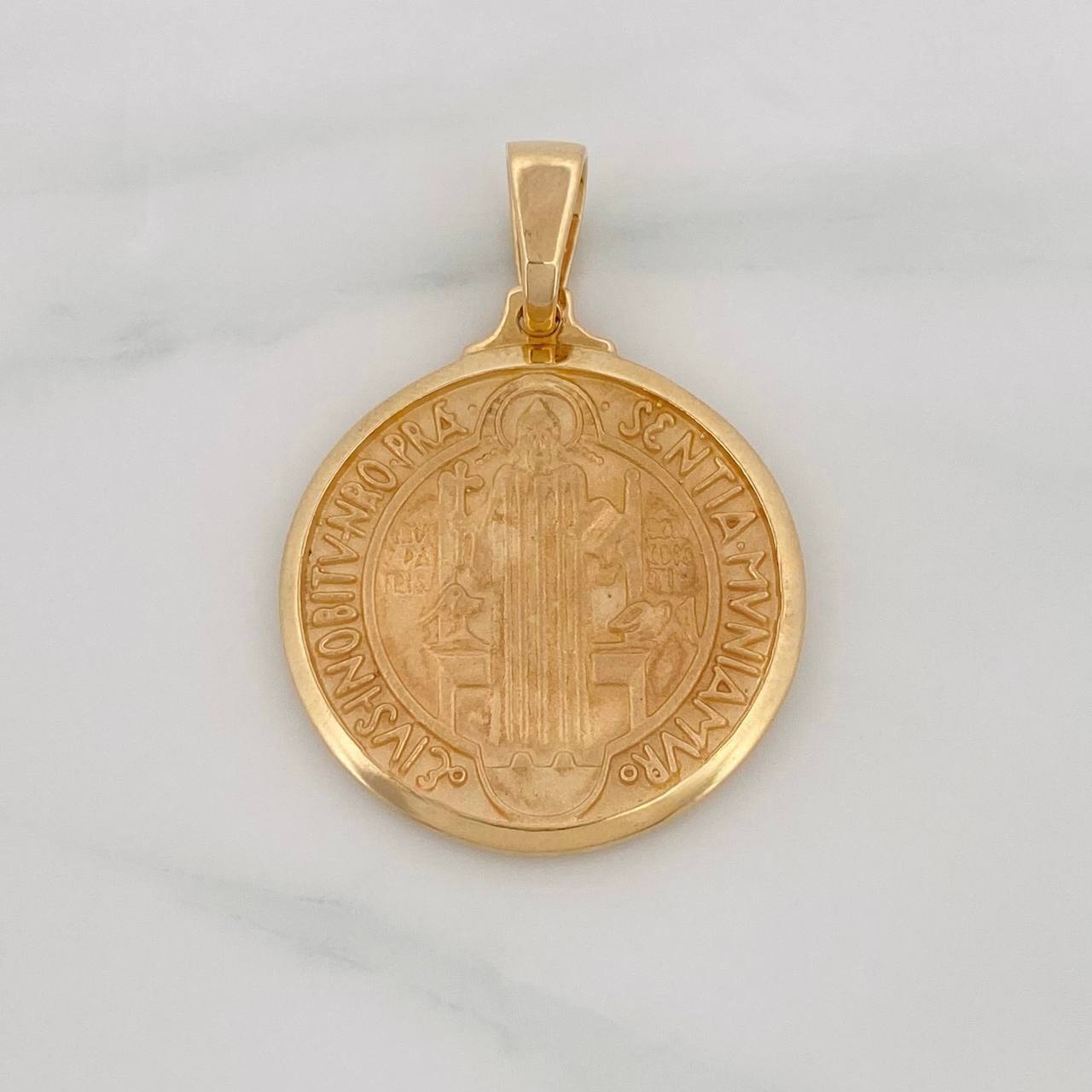 Pendant Medal of Saint Benedict 14.55g / 1 1/2 in 18K Yellow Gold