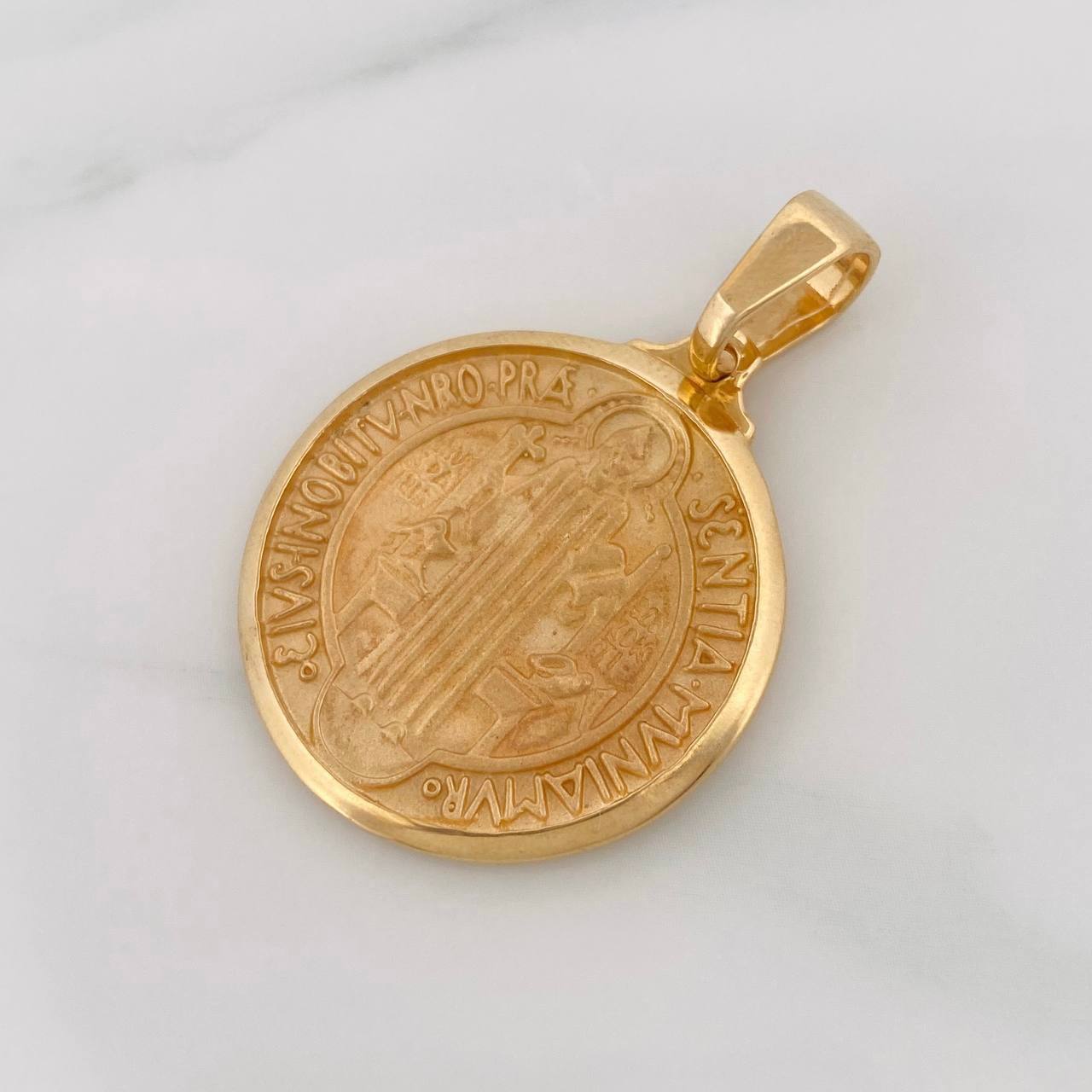 Pendant Medal of Saint Benedict 14.55g / 1 1/2 in 18K Yellow Gold
