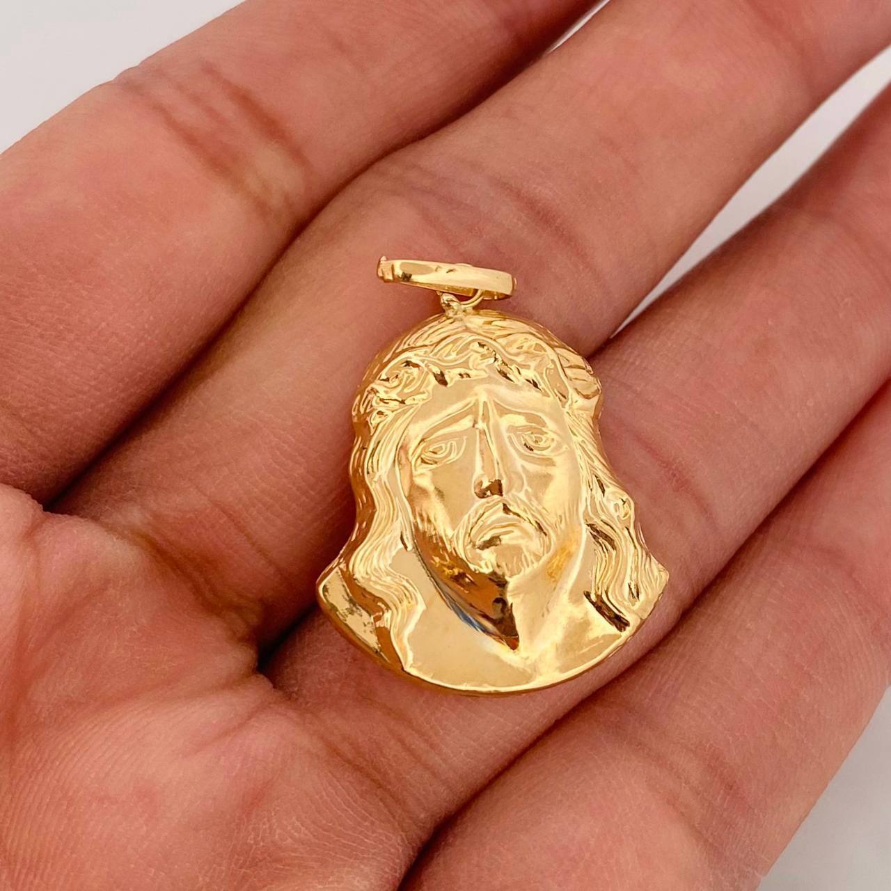 Dije Rostro Cristo 2.55g / 1 1/4 in Oro Amarillo 18K