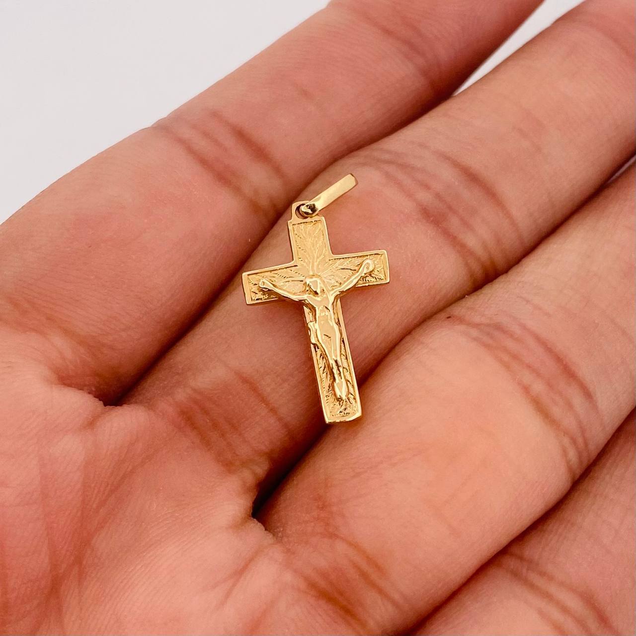 Dije Cruz Cristo 1.7g / 1 in Oro Amarillo 18K