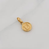 Dije Letra U 0.4g / 1/2 in Oro Amarillo 18K