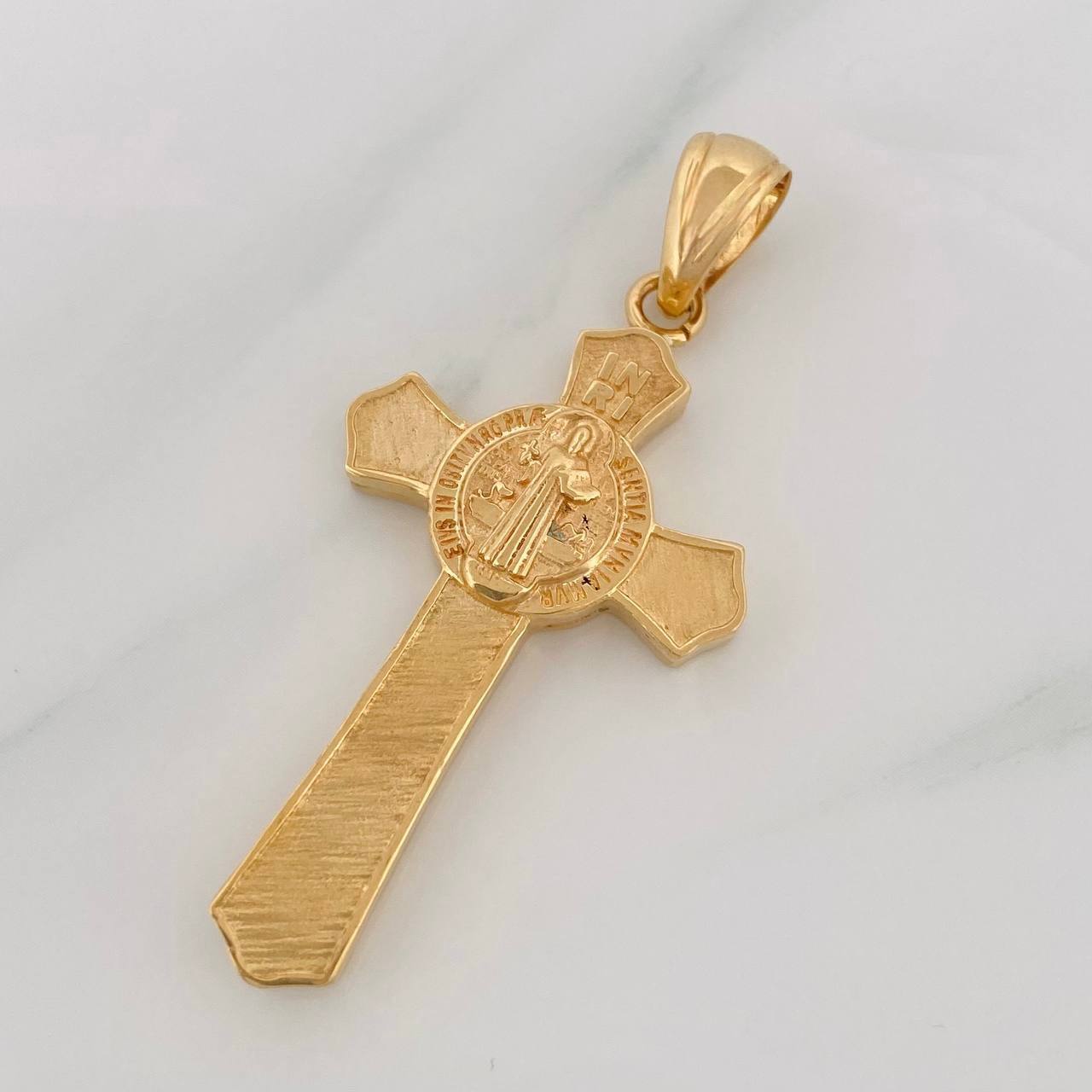 Dije Cruz San Benito 9.35g / 2 in Oro Amarillo 18K