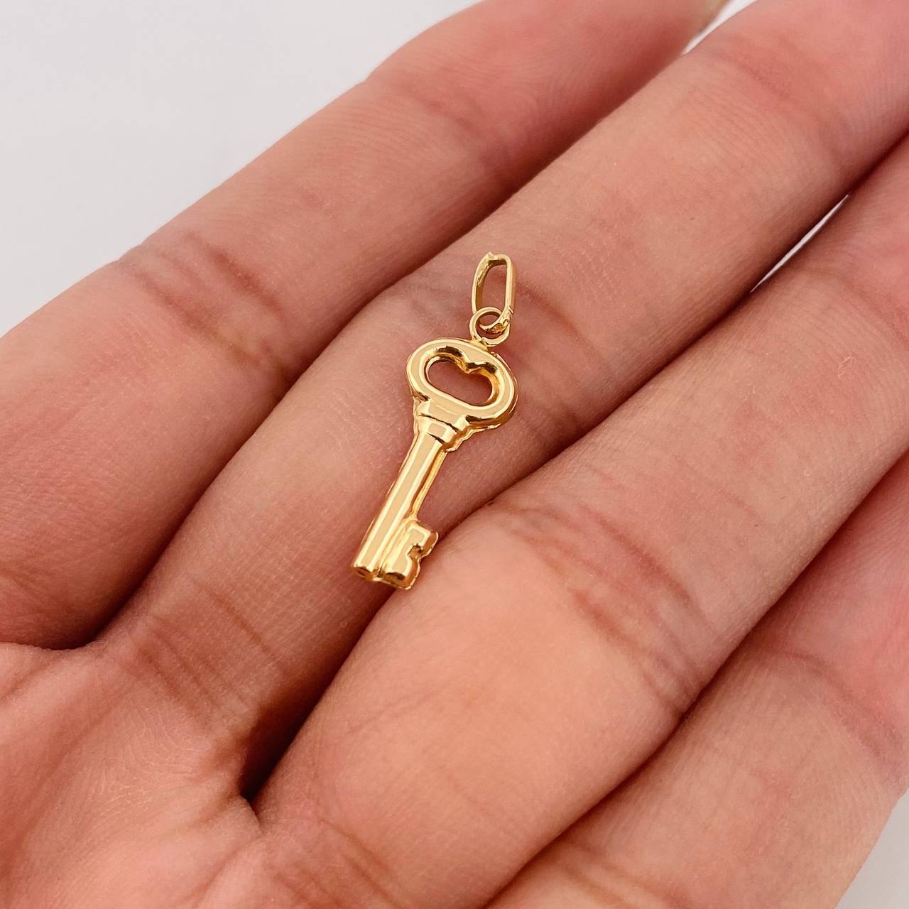 Pendant Key 0.5g / 1 in Yellow Gold 18K