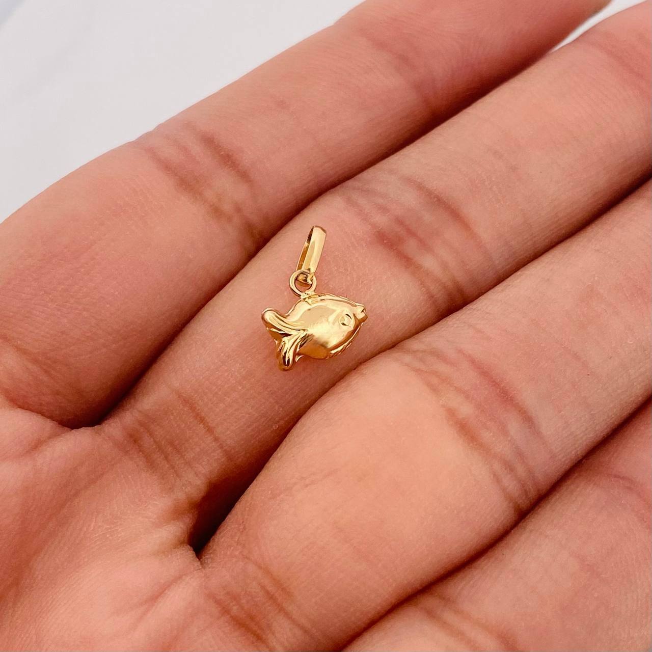 Pendant Fish 0.35g / 1/2 in 18K Yellow Gold