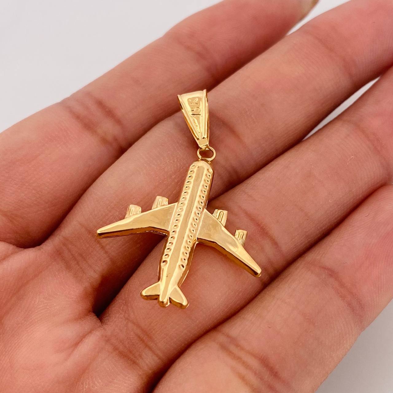 Dije Avión 1.7g / 1 1/2 in Oro Amarillo 18K