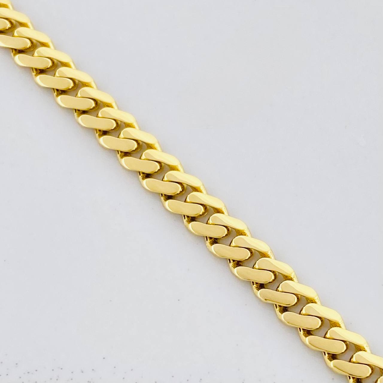 Pulso Cubana Infinito 7.05g / 8 in / 4.8mm Oro Amarillo 18K